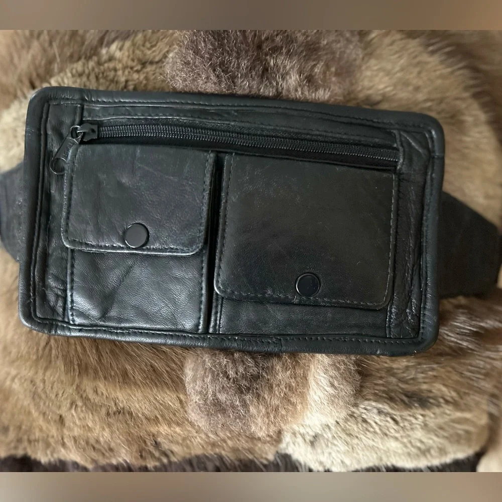 Leather belt wallet/crossbody - Picture 2 of 13